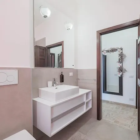 Dimora Chic Nel Cuore Di , Wi-fi , Parcheggio *