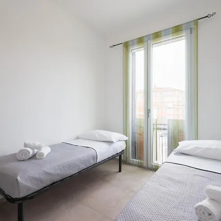 Dimora Chic Nel Cuore Di , Wi-fi , Parcheggio アパート フォルリ