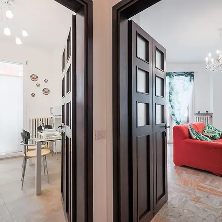 アパート Dimora Chic Nel Cuore Di , Wi-fi , Parcheggio フォルリ